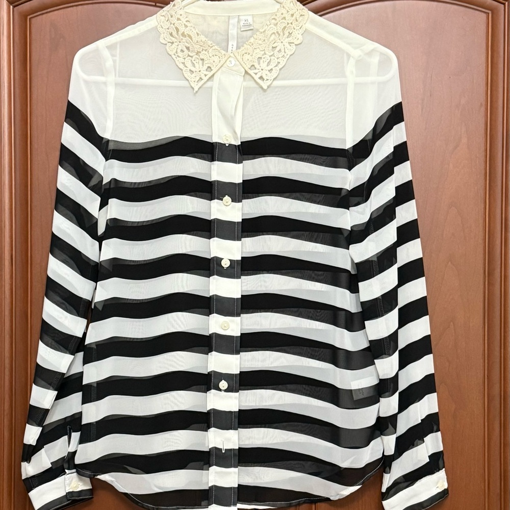 LC Lauren Conrad Black and White Striped with lace collar Button Down Shirt